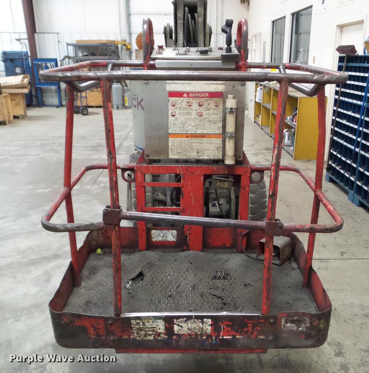 image for item DZ9457 1999 Sky Jack SKJ6 boom lift