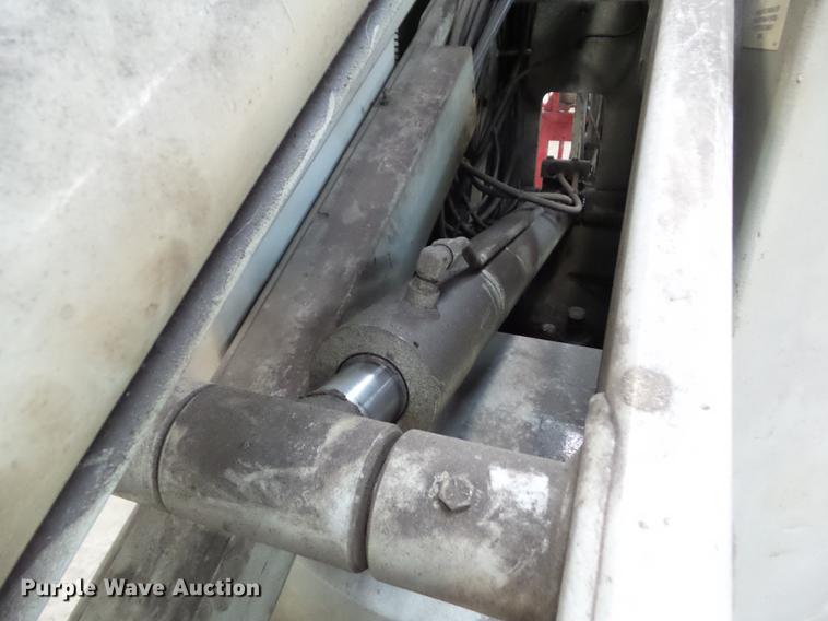 image for item DZ9457 1999 Sky Jack SKJ6 boom lift