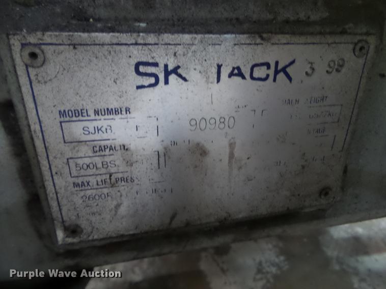 image for item DZ9457 1999 Sky Jack SKJ6 boom lift