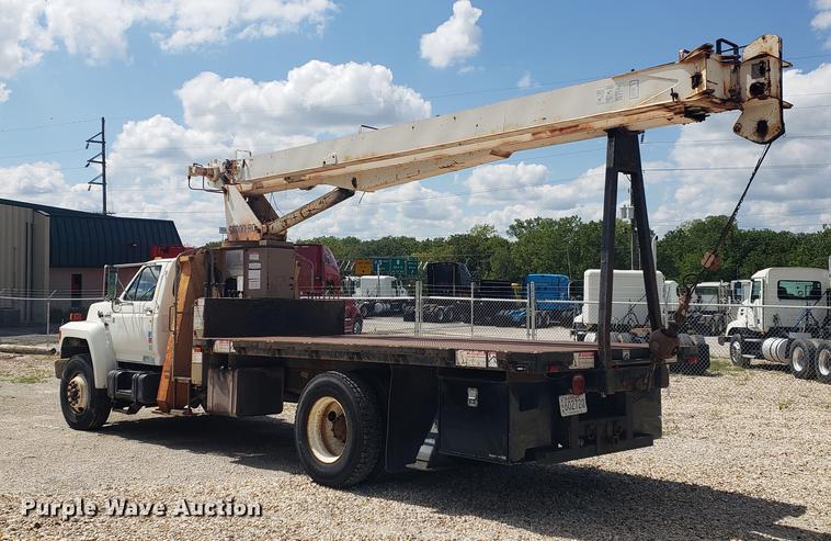 image for item EF9846 1993 Ford F700 crane truck