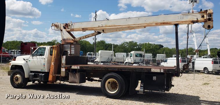 image for item EF9846 1993 Ford F700 crane truck