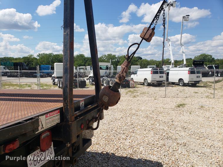 image for item EF9846 1993 Ford F700 crane truck