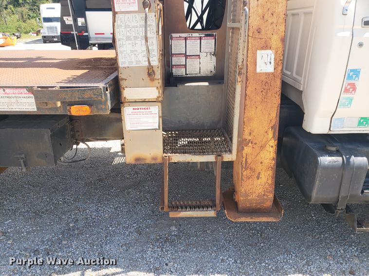 image for item EF9846 1993 Ford F700 crane truck