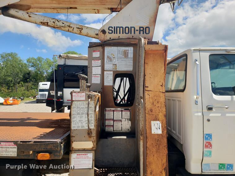 image for item EF9846 1993 Ford F700 crane truck