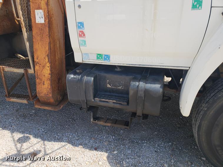 image for item EF9846 1993 Ford F700 crane truck