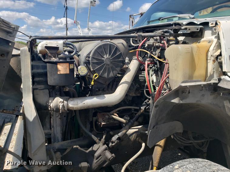 image for item EF9846 1993 Ford F700 crane truck