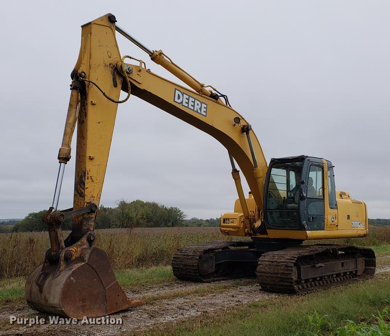 image for item EF9929 2005 John Deere 200C LC excavator