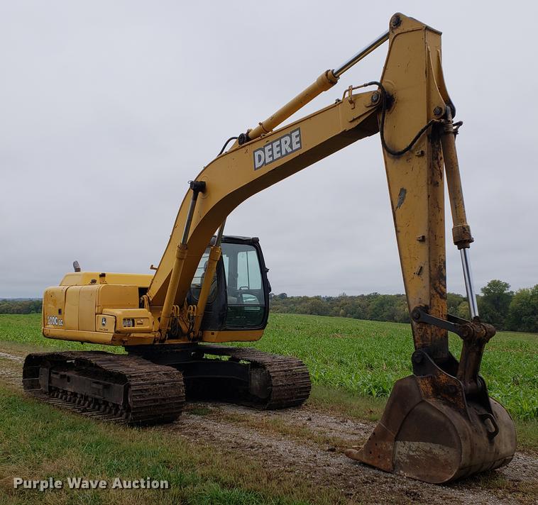 image for item EF9929 2005 John Deere 200C LC excavator