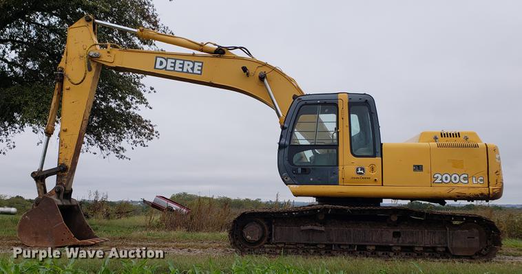 image for item EF9929 2005 John Deere 200C LC excavator