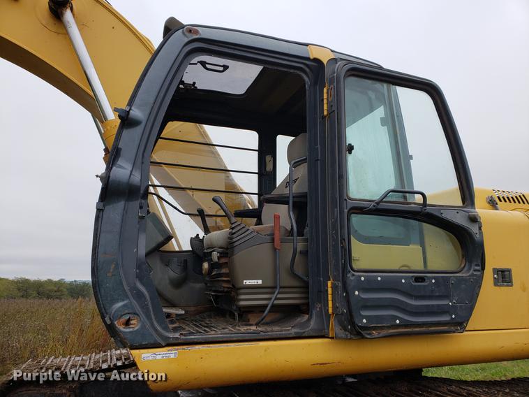 image for item EF9929 2005 John Deere 200C LC excavator