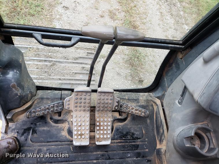 image for item EF9929 2005 John Deere 200C LC excavator