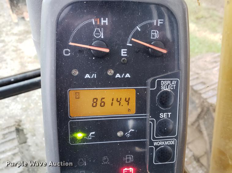 image for item EF9929 2005 John Deere 200C LC excavator