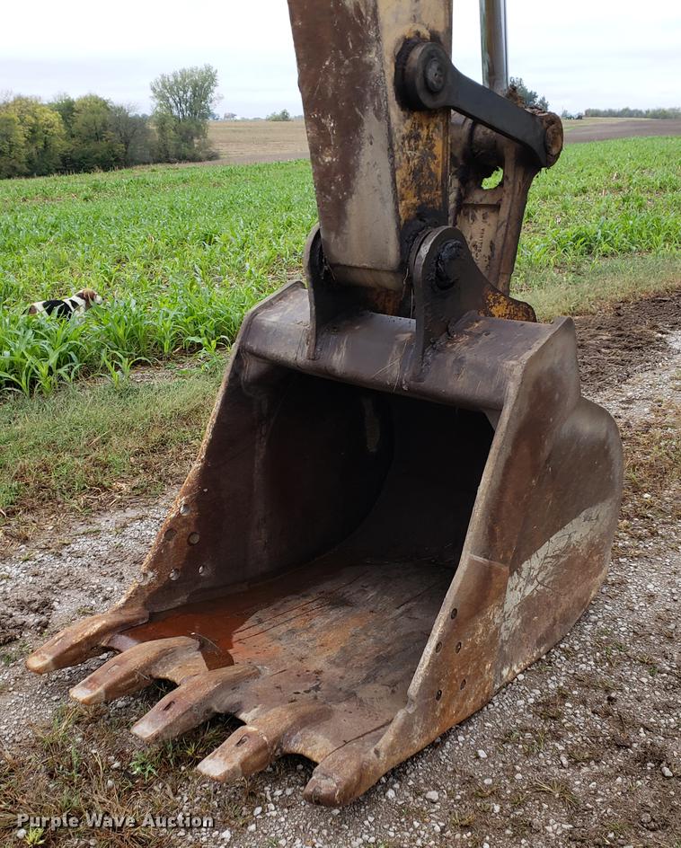 image for item EF9929 2005 John Deere 200C LC excavator