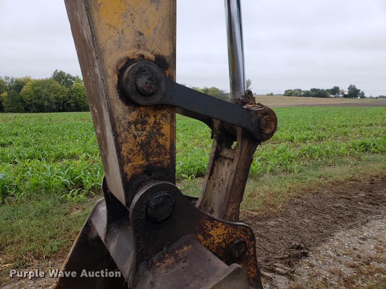 image for item EF9929 2005 John Deere 200C LC excavator