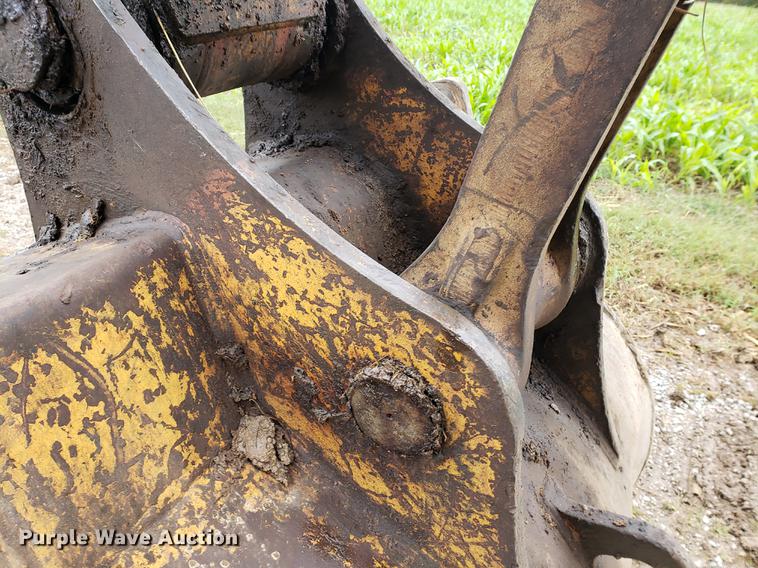 image for item EF9929 2005 John Deere 200C LC excavator