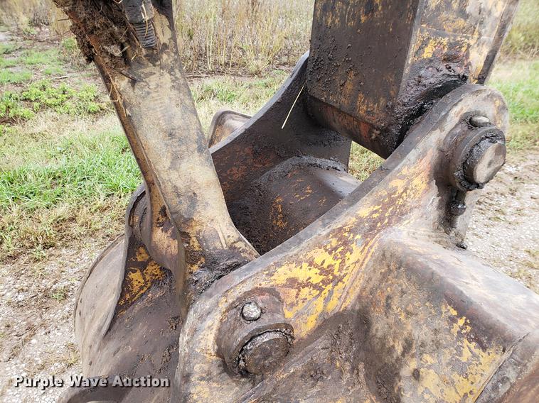 image for item EF9929 2005 John Deere 200C LC excavator