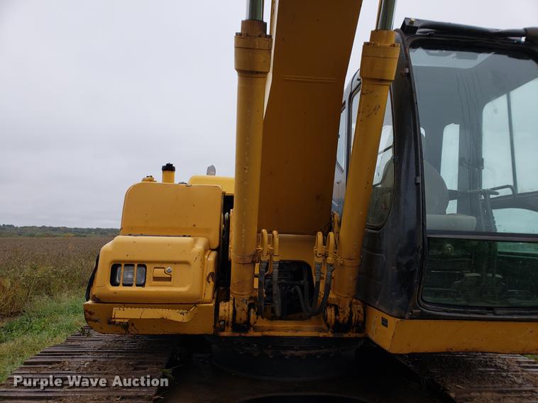 image for item EF9929 2005 John Deere 200C LC excavator