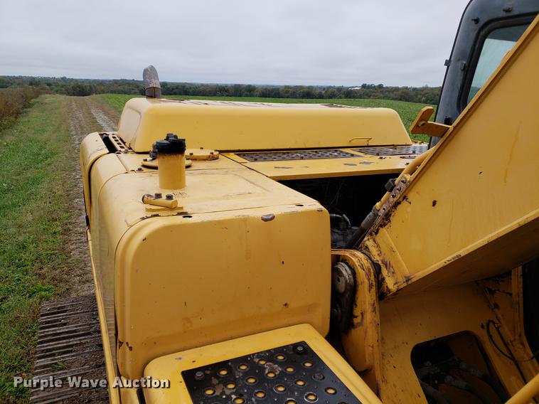 image for item EF9929 2005 John Deere 200C LC excavator