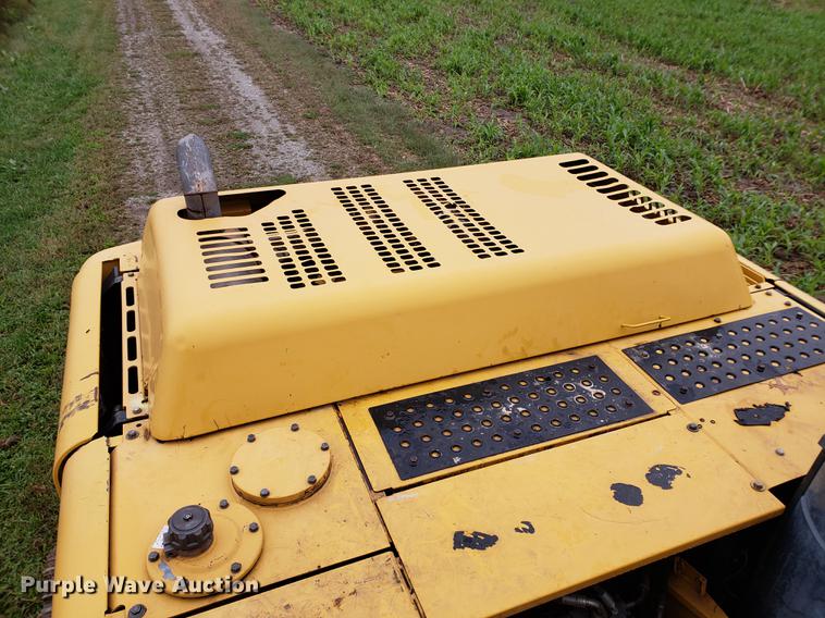 image for item EF9929 2005 John Deere 200C LC excavator