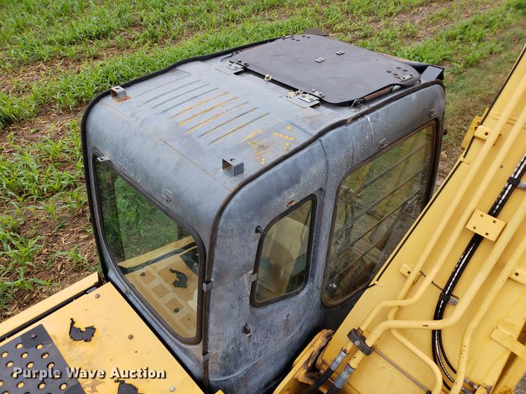 image for item EF9929 2005 John Deere 200C LC excavator
