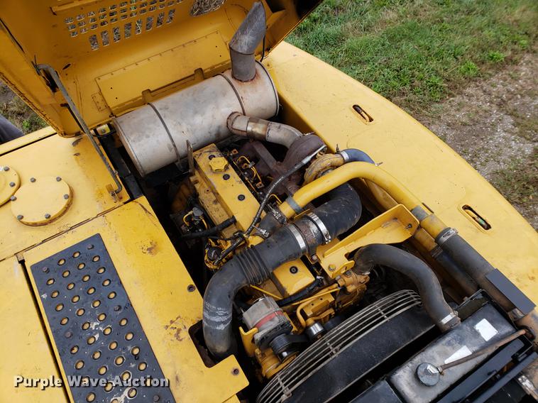 image for item EF9929 2005 John Deere 200C LC excavator