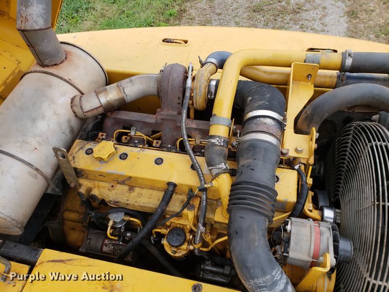 image for item EF9929 2005 John Deere 200C LC excavator