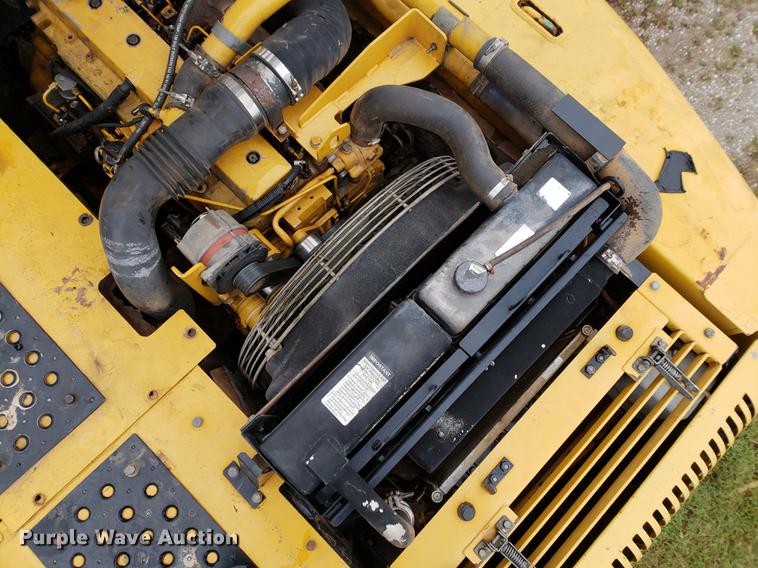 image for item EF9929 2005 John Deere 200C LC excavator