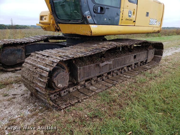 image for item EF9929 2005 John Deere 200C LC excavator