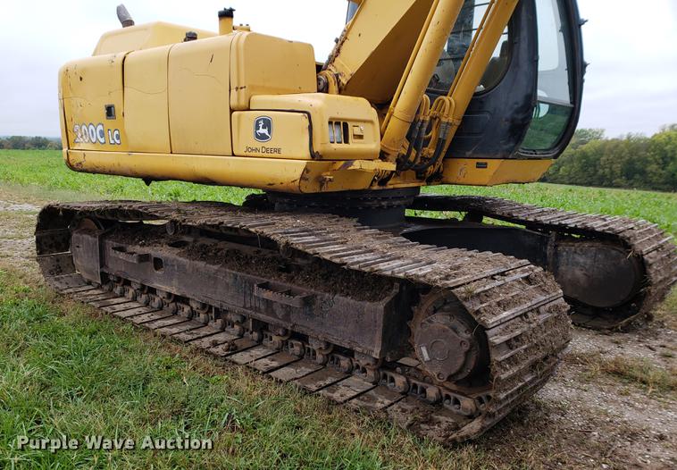 image for item EF9929 2005 John Deere 200C LC excavator