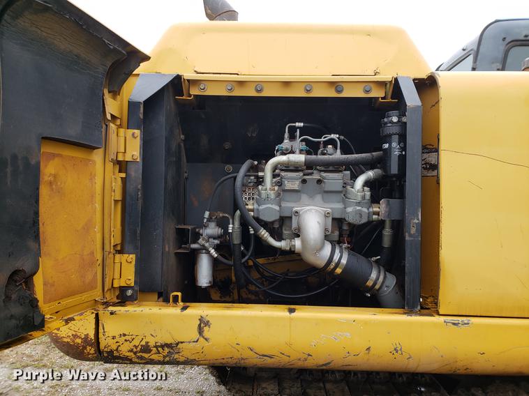 image for item EF9929 2005 John Deere 200C LC excavator