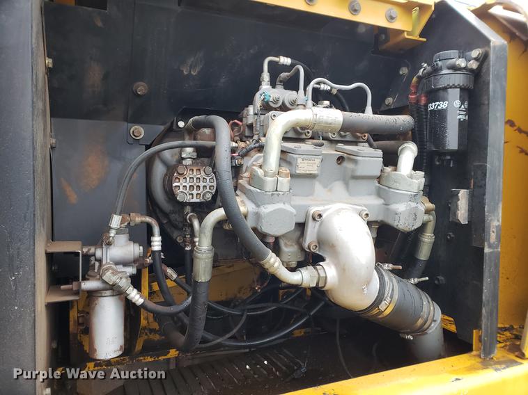 image for item EF9929 2005 John Deere 200C LC excavator