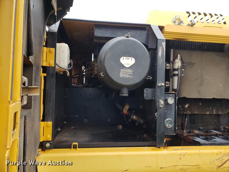 image for item EF9929 2005 John Deere 200C LC excavator