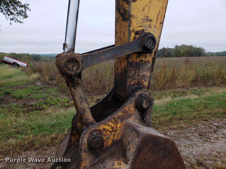 image for item EF9929 2005 John Deere 200C LC excavator