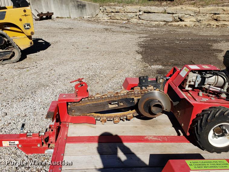 image for item EF9965 2012 Barreto trencher with trailer