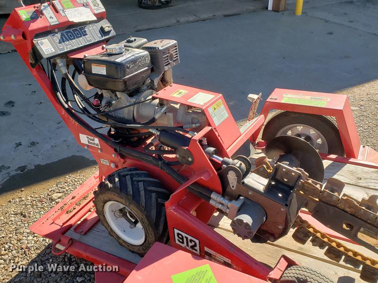 image for item EF9965 2012 Barreto trencher with trailer