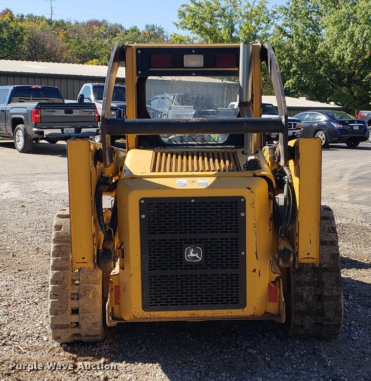 image for item EF9967 2007 John Deere 322 skid steer