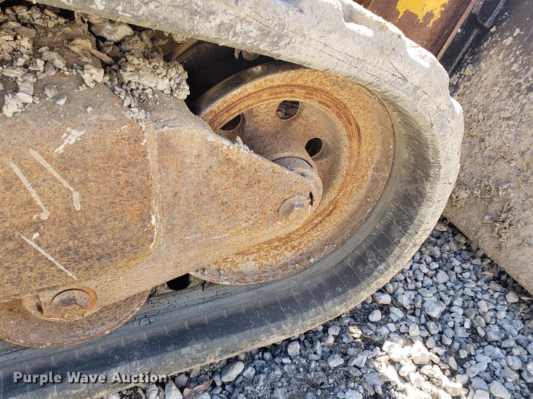 image for item EF9967 2007 John Deere 322 skid steer