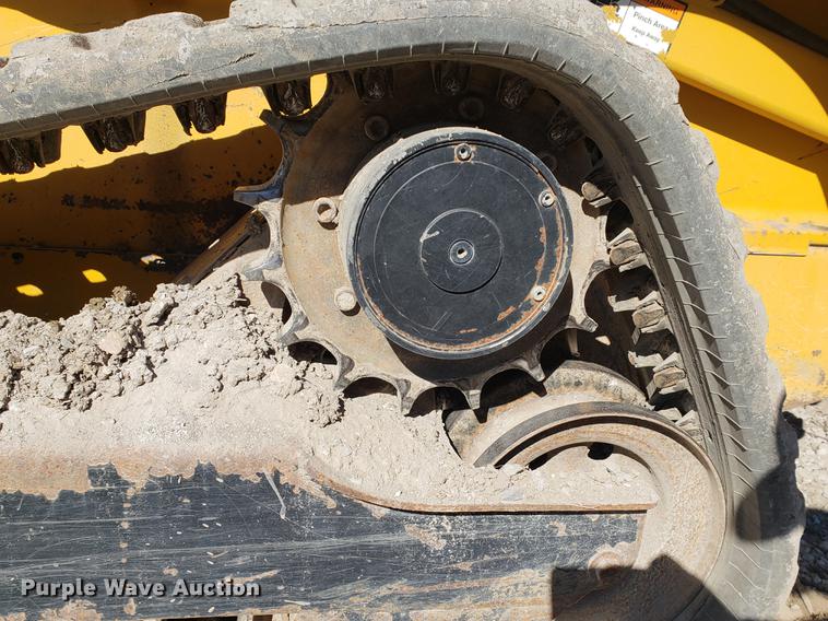 image for item EF9967 2007 John Deere 322 skid steer