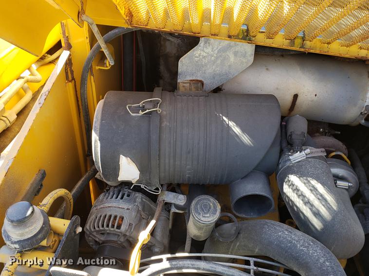 image for item EF9967 2007 John Deere 322 skid steer