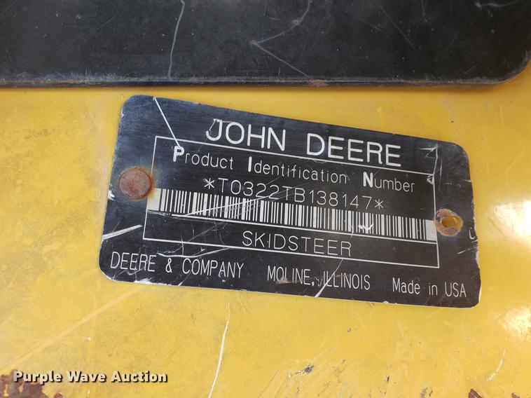 image for item EF9967 2007 John Deere 322 skid steer