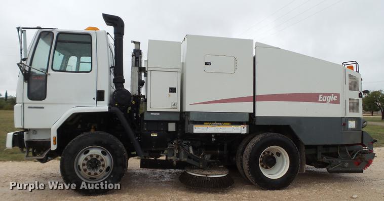 image for item EN9630 2005 Elgin Eagle Series F street sweeper
