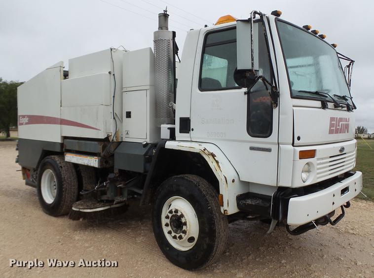 image for item EN9630 2005 Elgin Eagle Series F street sweeper