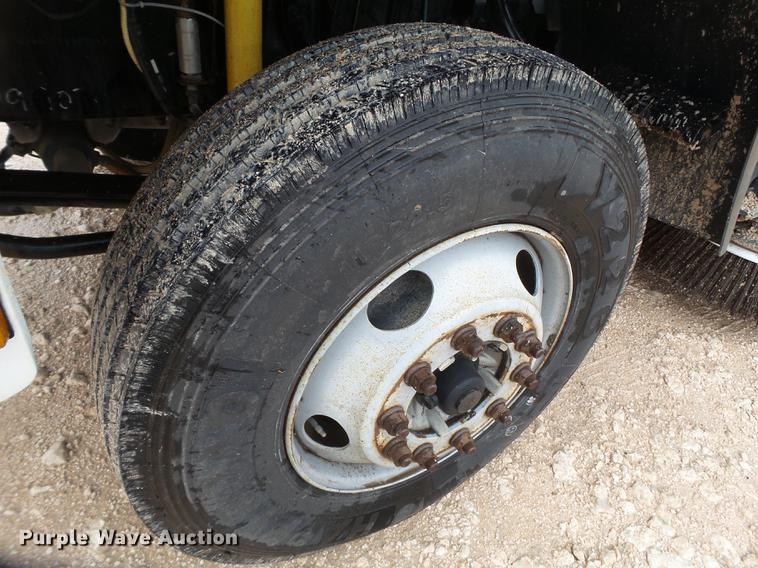 image for item EN9630 2005 Elgin Eagle Series F street sweeper