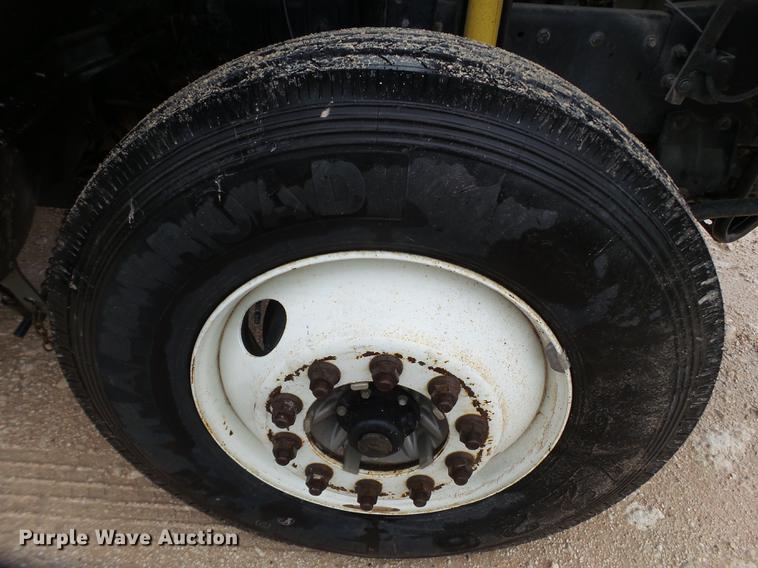 image for item EN9630 2005 Elgin Eagle Series F street sweeper