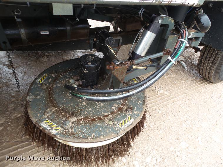 image for item EN9630 2005 Elgin Eagle Series F street sweeper