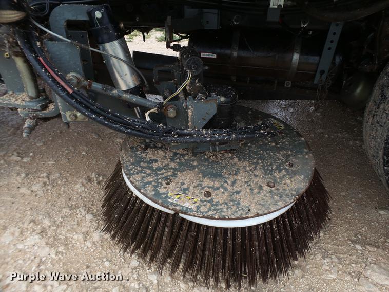 image for item EN9630 2005 Elgin Eagle Series F street sweeper