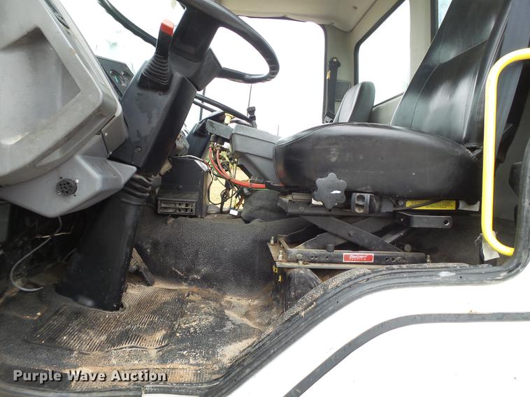 image for item EN9630 2005 Elgin Eagle Series F street sweeper