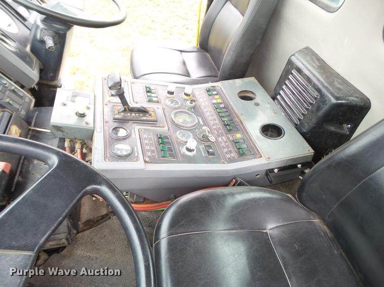 image for item EN9630 2005 Elgin Eagle Series F street sweeper