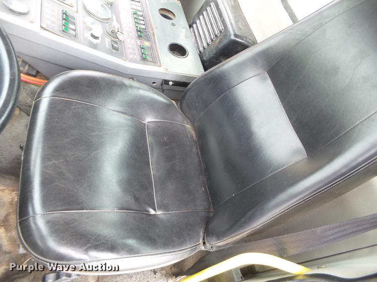 image for item EN9630 2005 Elgin Eagle Series F street sweeper