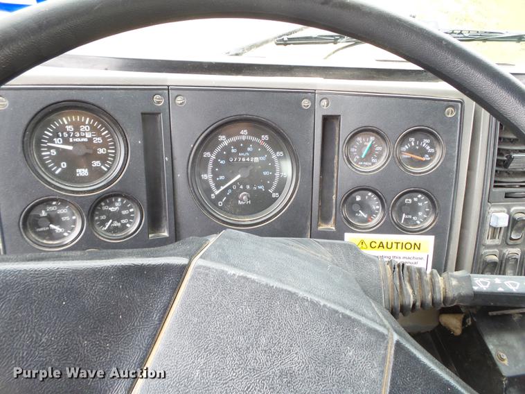 image for item EN9630 2005 Elgin Eagle Series F street sweeper